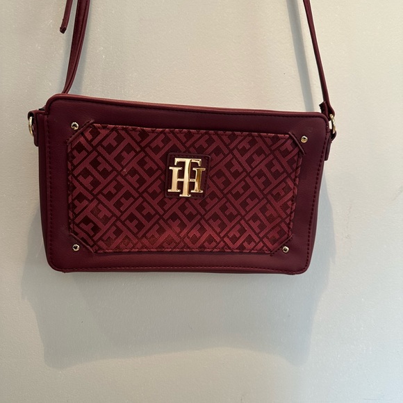 Tommy Hilfiger Burgundy Crossbody Bag - Picture 2 of 4